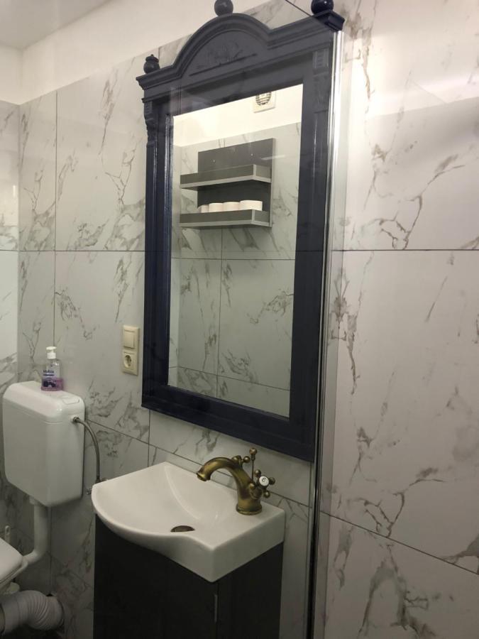 Bezso Apartman Hajduszoboszlo Luaran gambar